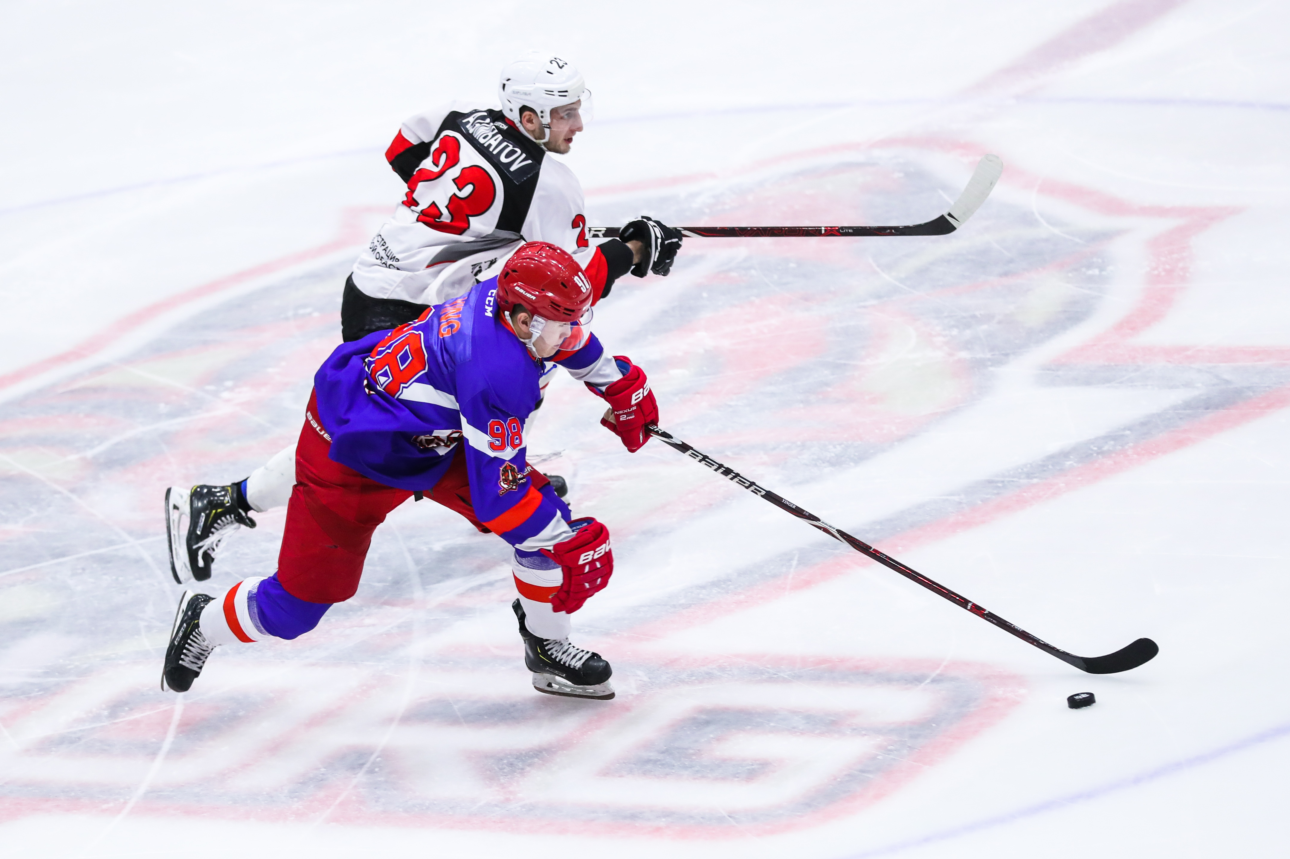 冰球队主教练发声,誓言带队登顶 冰球队主教练发声,誓言带队登顶