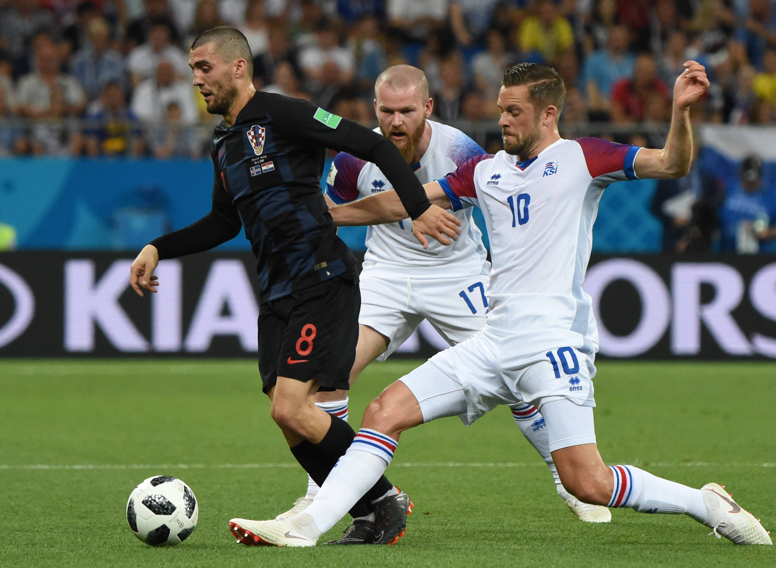 球星爆发!冰球赛场再现神级操作 球星爆发!冰球赛场再现神级操作