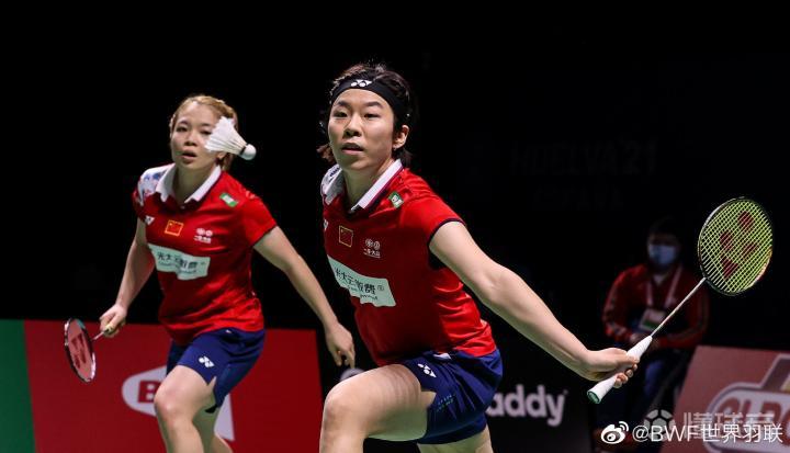 韩国队轻取泰国队，黄鸭组合点燃赛场