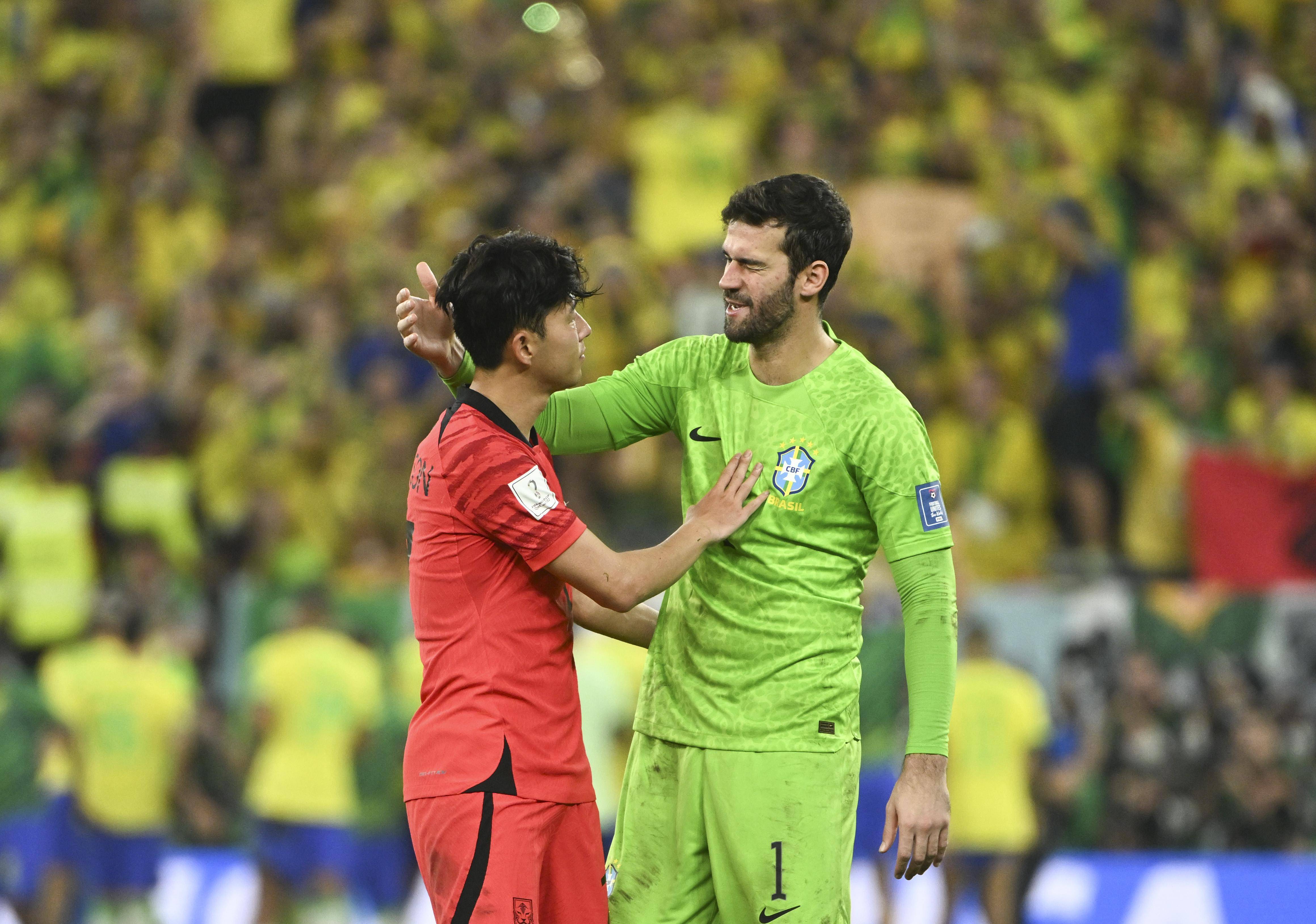 韩国队轻取泰国队，黄鸭组合点燃赛场