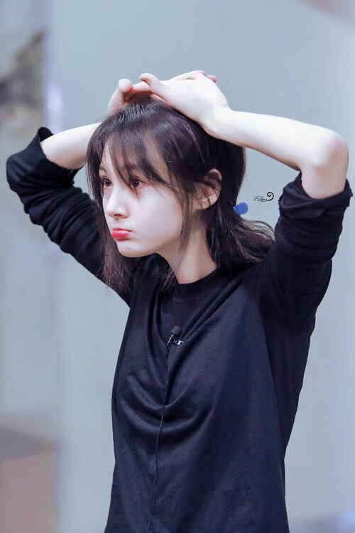 冰与火的对决，范戴克史诗级爆发，助冰岛于冰川迷雾中关键战突围安哥拉