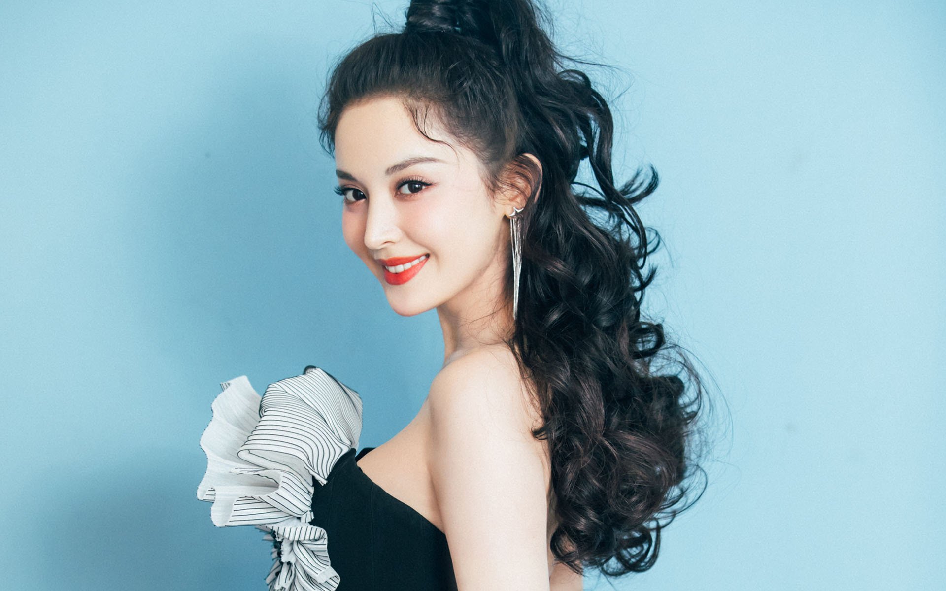 开云体育官网-镜像篮球，字母哥一柱擎天 vs 火箭团队风暴